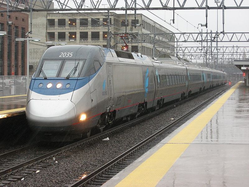 800px-AmtrakAcela2035atNewHavenUnion.jpg