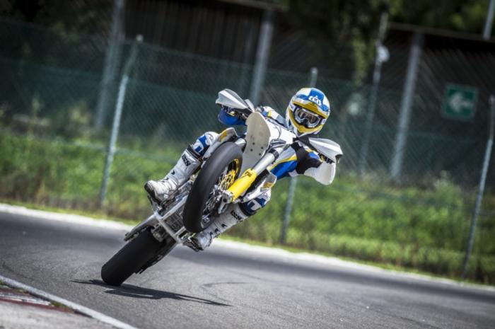 M_husqvarna-701-supermoto_hd.jpg