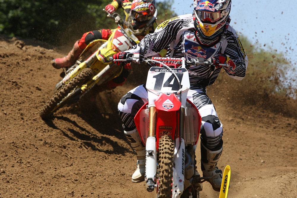 Millville Windham leads Dungey 450 moto 1 GuyB.jpg