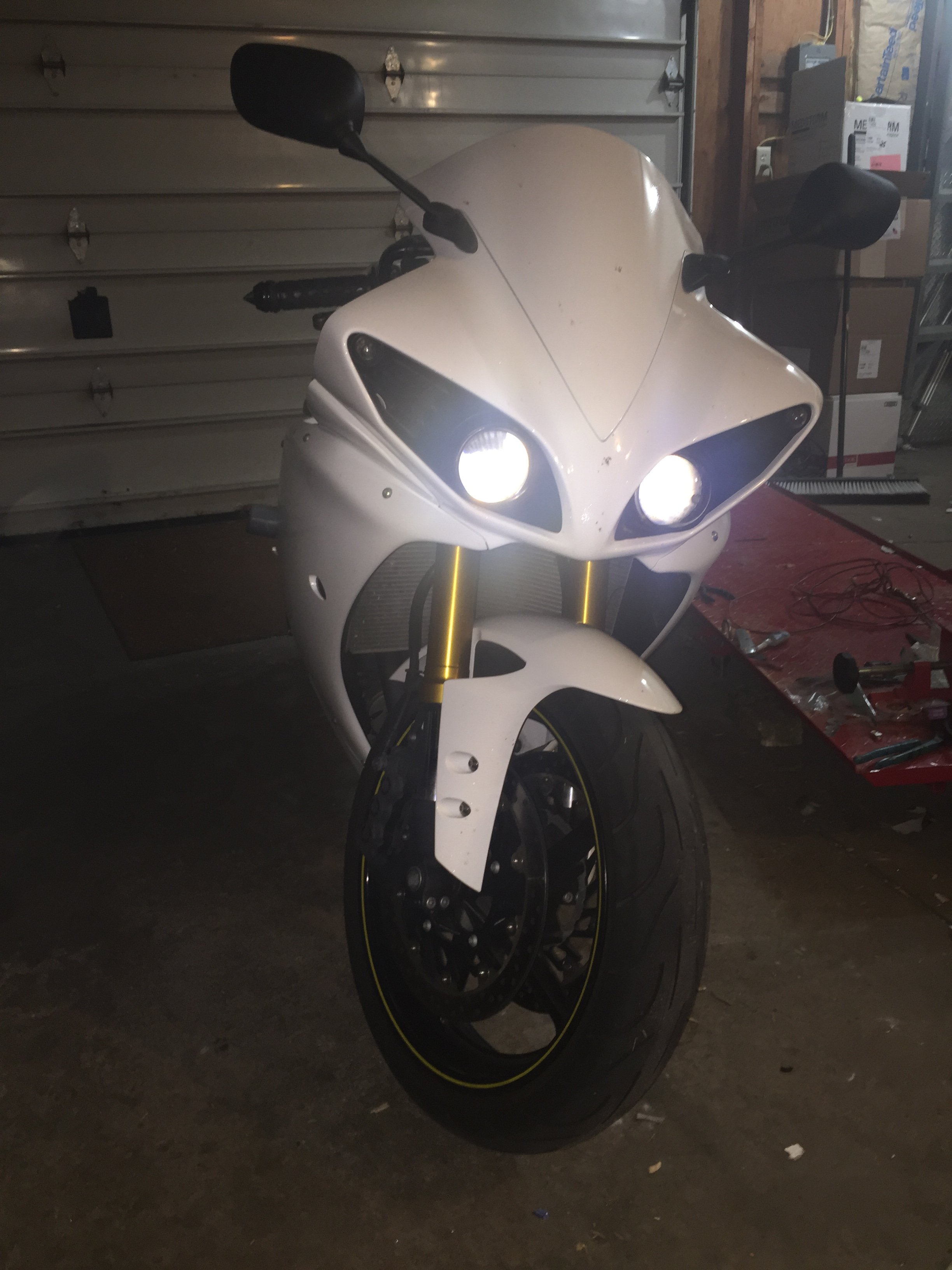 r1white5.JPG